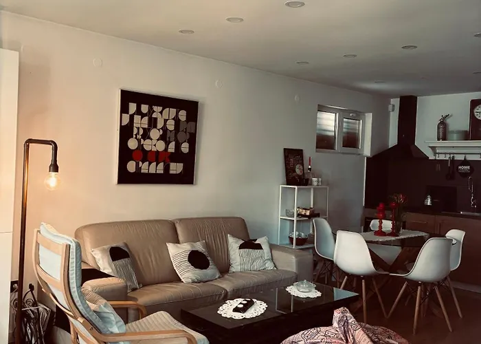 The Clock House סמוקוב