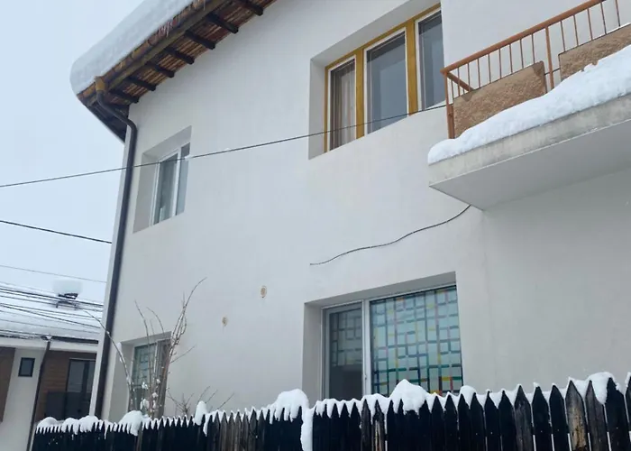 The Clock House סמוקוב